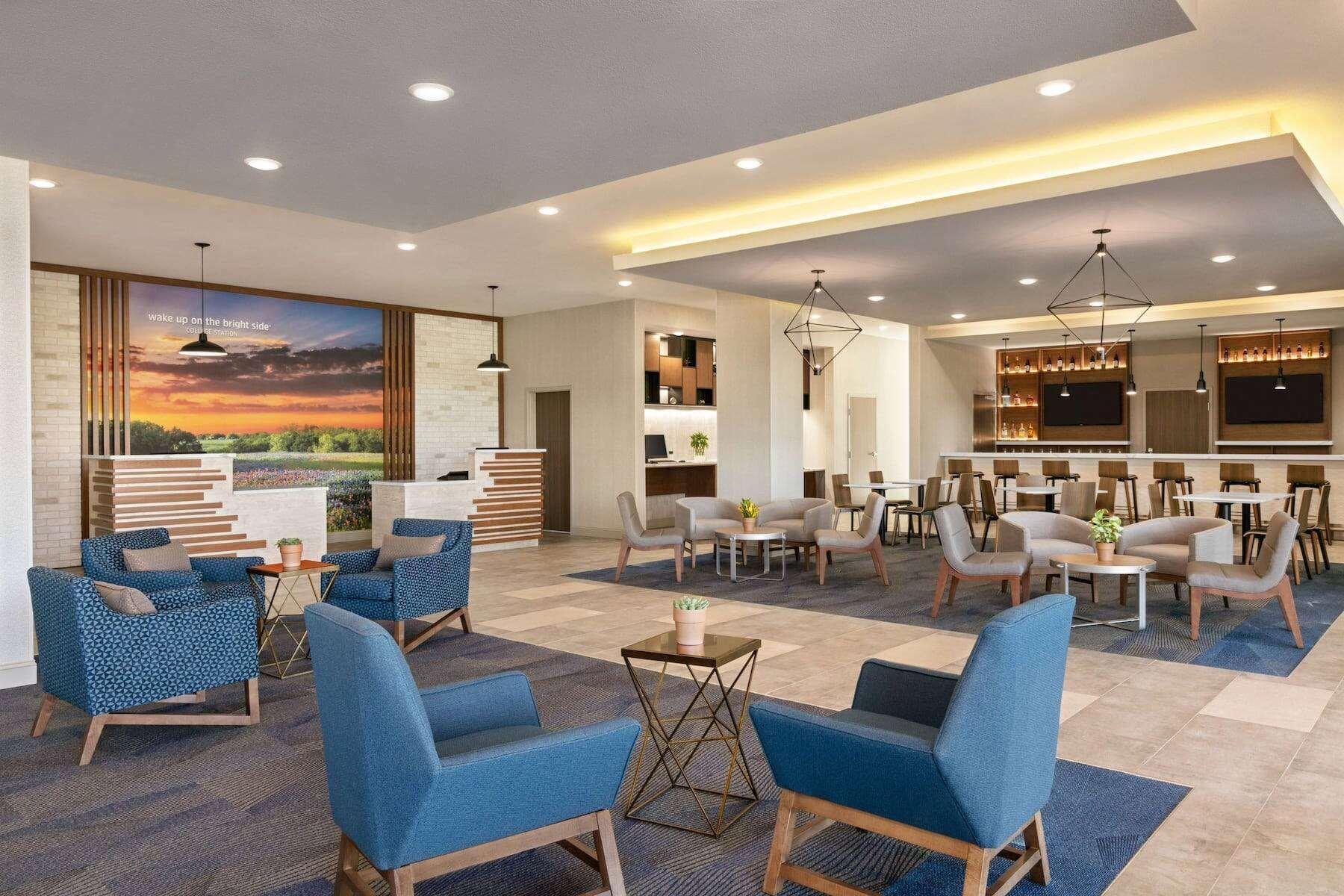 La Quinta Inn & Suites Limon By Wyndham Exterior photo